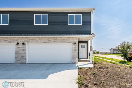 129 Pine Avenue, Mapleton, ND 58059