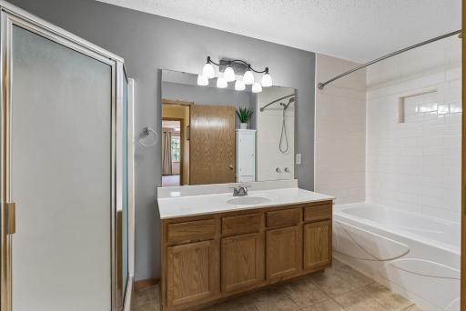 Upper Level Full Bath