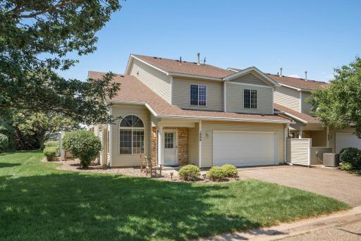 End unit with tons of natural light!