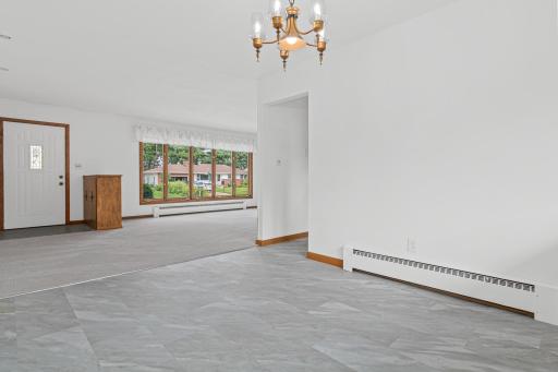 1456 Burke Ave, Roseville1456 Burke Ave, Roseville1456 Burke Ave, Roseville-3.jpg