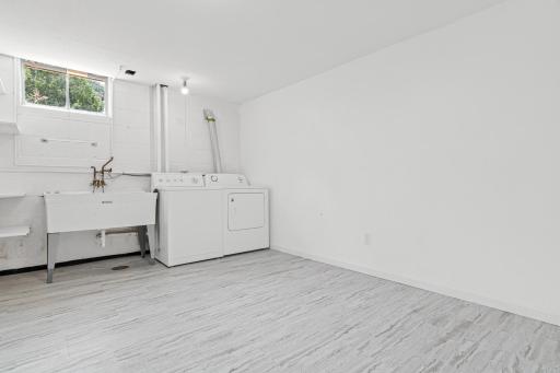 1456 Burke Ave, Roseville1456 Burke Ave, Roseville1456 Burke Ave, Roseville-17.jpg
