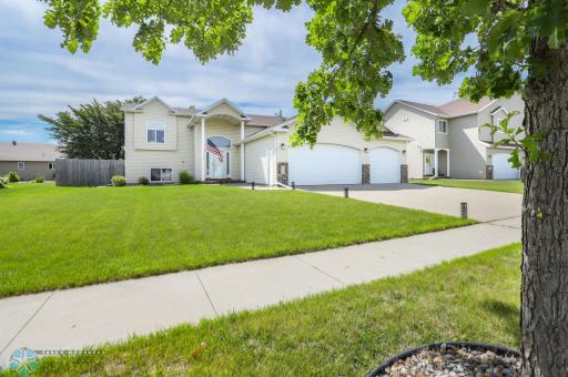 3625 Taylor Street S, Fargo, ND 58104