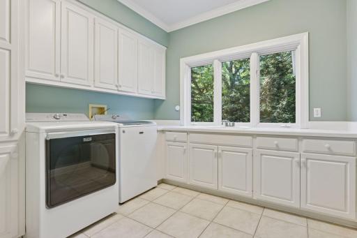 13985 Crowne Hill Lane, Minnetonka, MN 55305