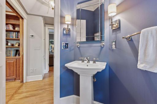 13985 Crowne Hill Lane, Minnetonka, MN 55305