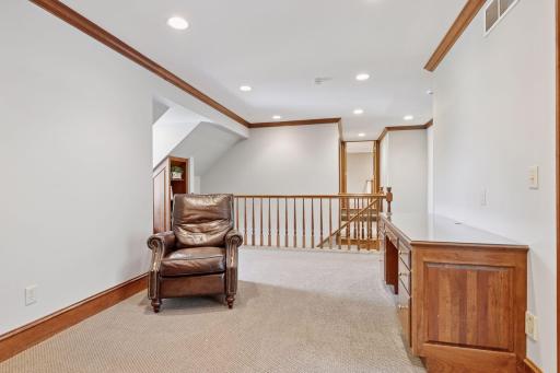 13985 Crowne Hill Lane, Minnetonka, MN 55305
