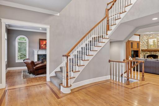 13985 Crowne Hill Lane, Minnetonka, MN 55305