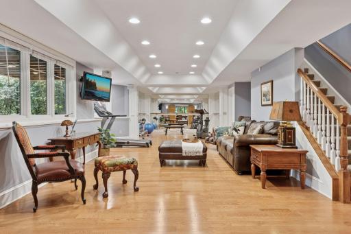 13985 Crowne Hill Lane, Minnetonka, MN 55305