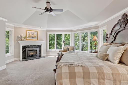 13985 Crowne Hill Lane, Minnetonka, MN 55305
