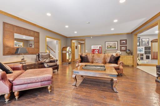 13985 Crowne Hill Lane, Minnetonka, MN 55305
