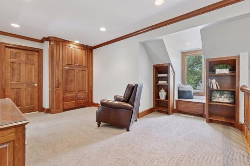 13985 Crowne Hill Lane, Minnetonka, MN 55305