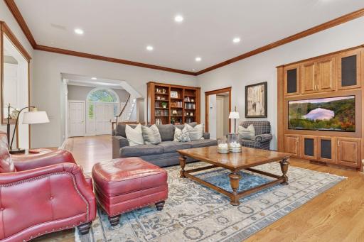 13985 Crowne Hill Lane, Minnetonka, MN 55305