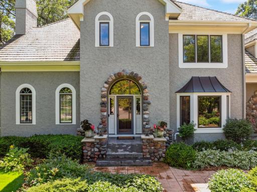 13985 Crowne Hill Rd, Minnetonka, MN_0001.jpg