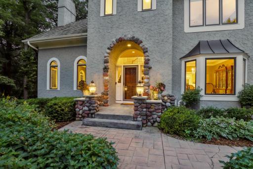 13985 Crowne Hill Rd, Minnetonka, MN_0002.jpg