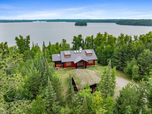 Unbelievable... You turn the corner into the drive and your eyes widen as you sunndenly feel transported to Sweden, sounds of the waves along the shoreline.