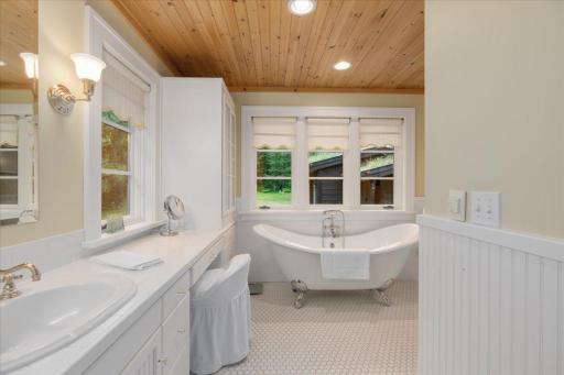 A beautiful light-filled and charming bath that everyone loves.