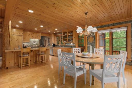 The floor plan is easy and effortless with amazing flow and so comfortable.