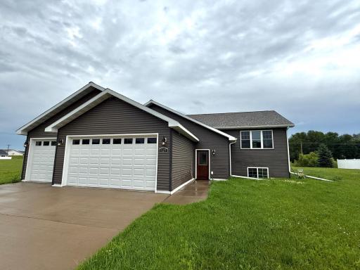 1125 Village Lane, Detroit Lakes, MN 56501