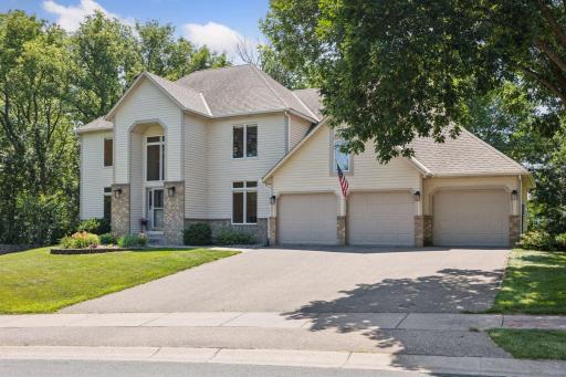 8943 Sylvan Ridge, Eden Prairie, MN 55347