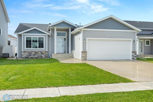 6028 59th Avenue S, Fargo, ND 58104