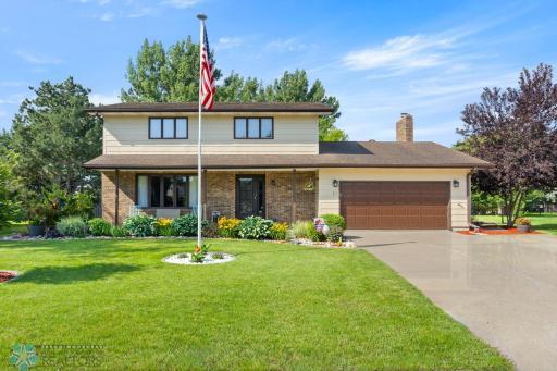 21 35th Avenue NE, Fargo, ND 58102