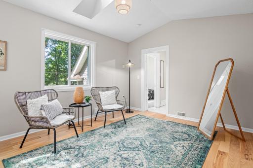 1066 Woodbridge Street, Saint Paul, MN 55117