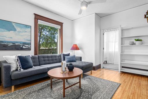1066 Woodbridge Street, Saint Paul, MN 55117