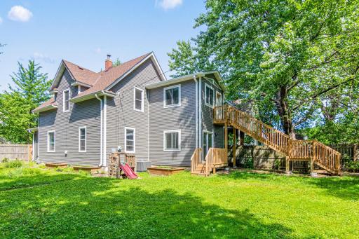1066 Woodbridge Street, Saint Paul, MN 55117