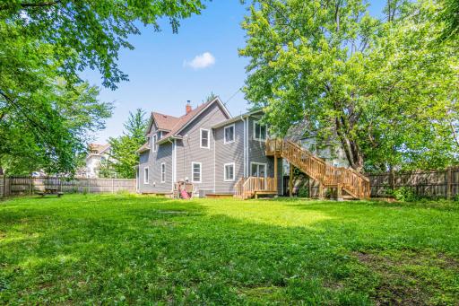 1066 Woodbridge Street, Saint Paul, MN 55117