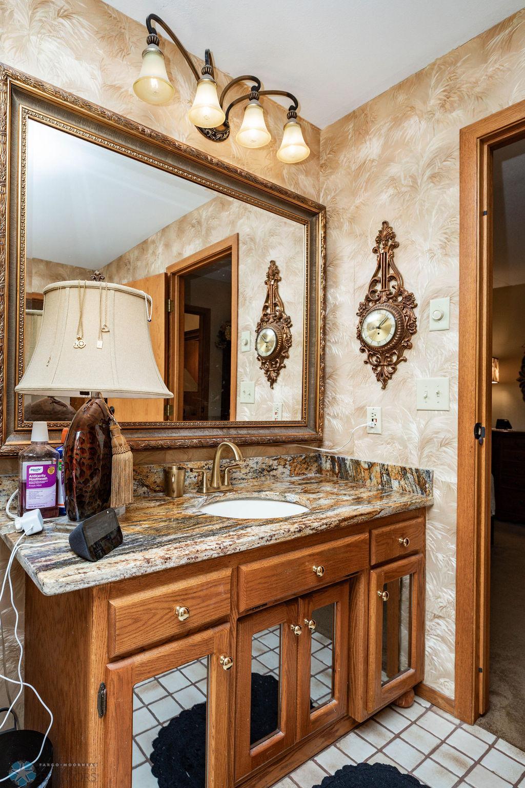 Primary/ Hollywood bath