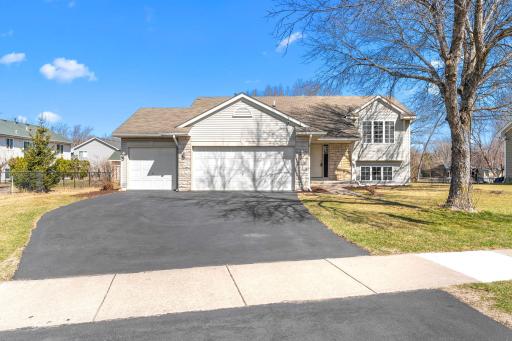 2829 90th Lane NE, Minneapolis, MN 55449