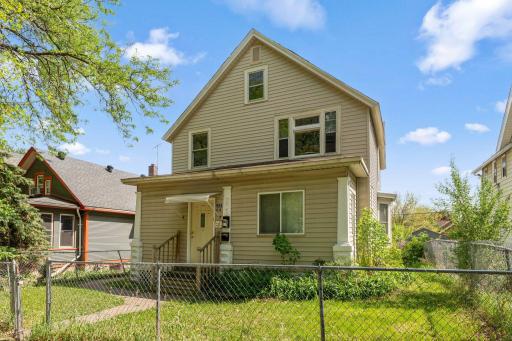 906 5th Street E, Saint Paul, MN 55106