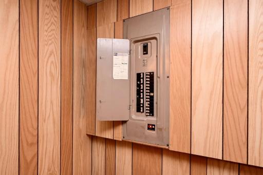 24 Electrical Panel.jpg