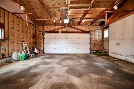 31 Garage Interior II.jpg