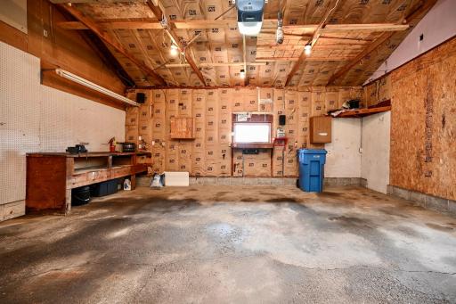 30 Garage Interior I.jpg