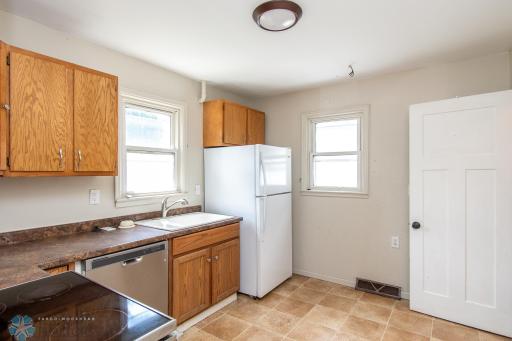 809 18th Street N, Moorhead, MN 56560