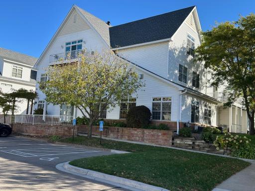 2100 Old School Road, 206, Mound, MN 55364