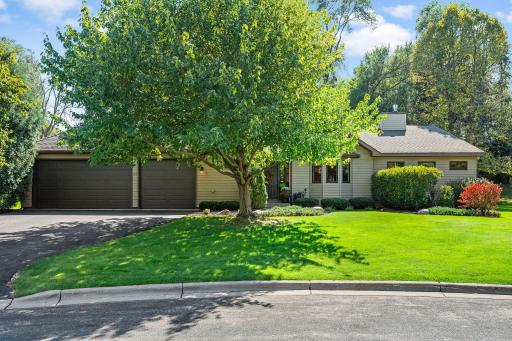 912 Crown Court, Saint Paul, MN 55118