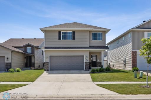 4822 34th Avenue S, Fargo, ND 58104