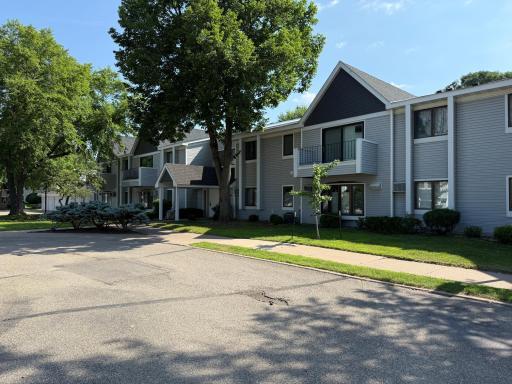 4020 E 52nd Street, 104, Minneapolis, MN 55417