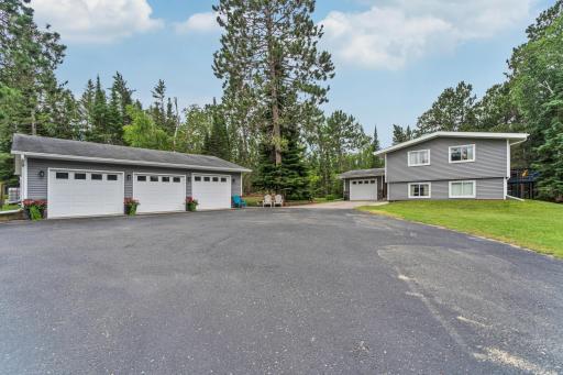 806 Lakewood Drive NW, Bemidji, MN 56601