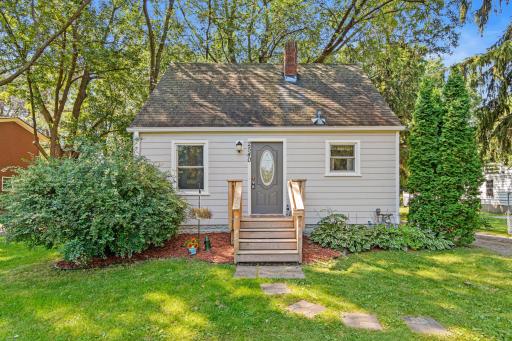 2540 Stillwater Road E, Maplewood, MN 55119
