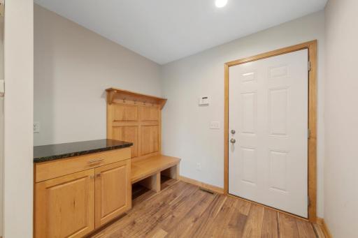 26 Garage entry_mudroom.jpg