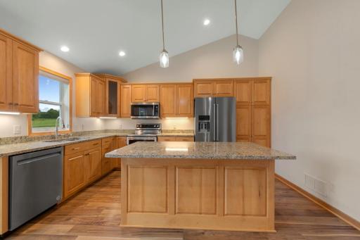 21 Kitchen.jpg