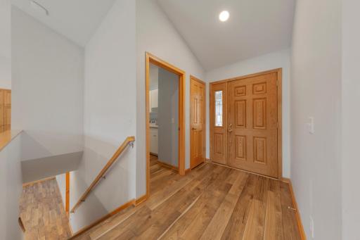 13 Entry_foyer.jpg