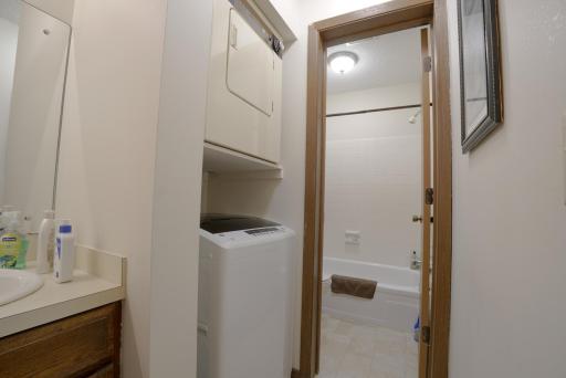 350 Shelard Parkway, 206, Minneapolis, MN 55426