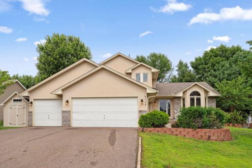 9055 Regent Parkway, Minneapolis, MN 55443