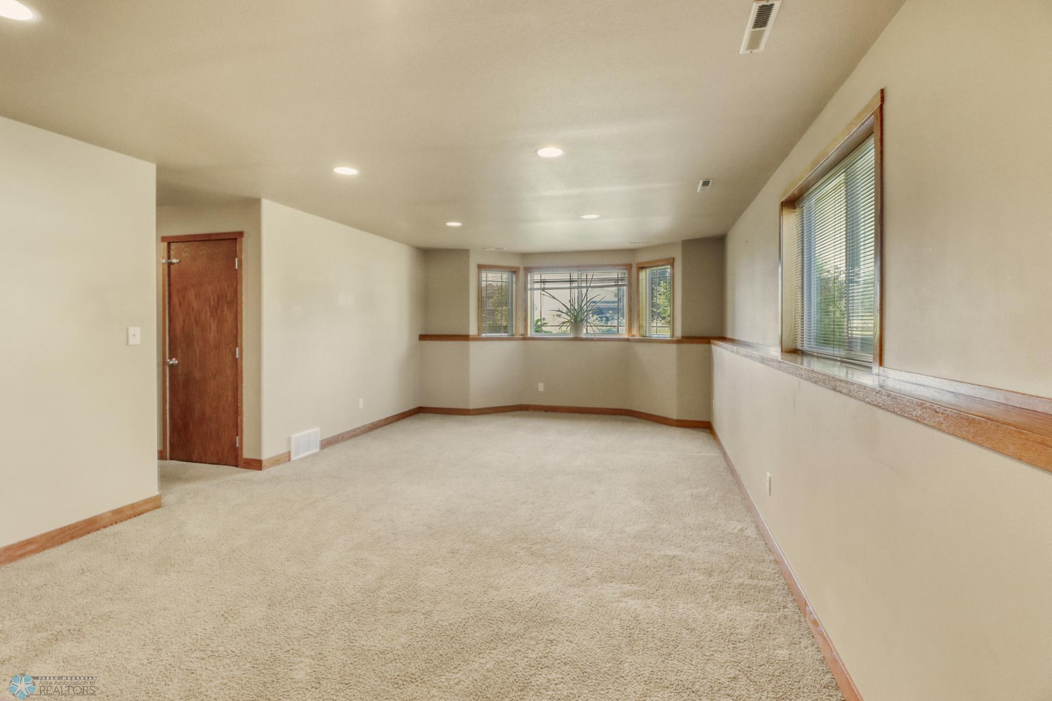 Basement1_3.JPG