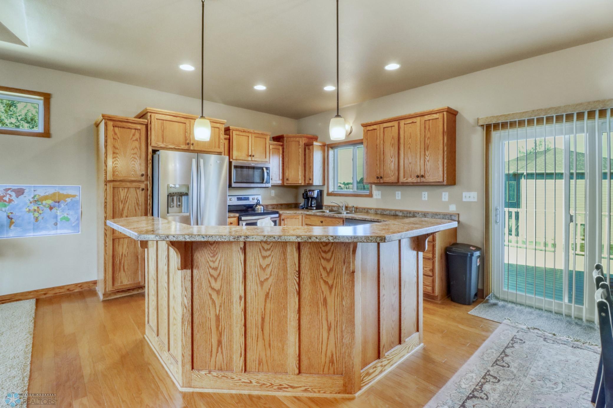 Kitchen1_3.JPG
