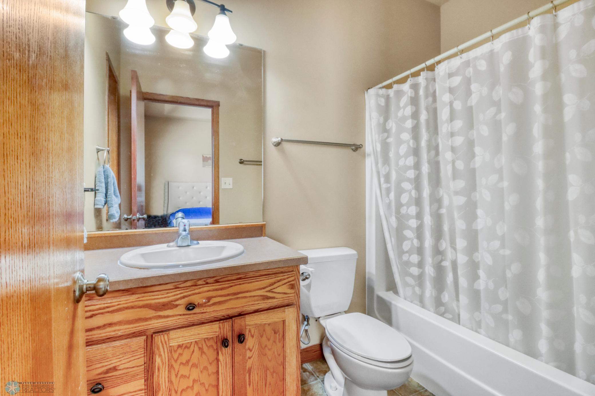 Primary Bathroom1_1.JPG
