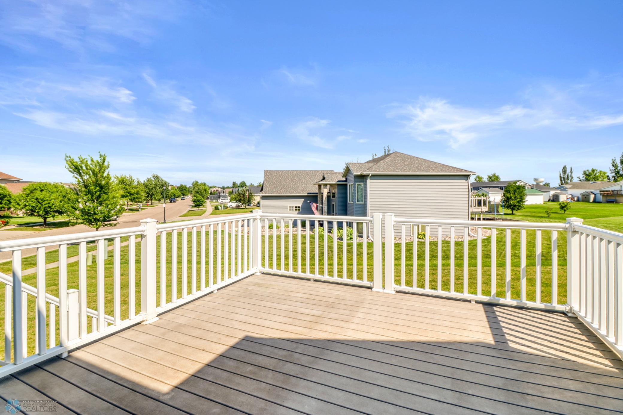 Backyard_deck1_0.JPG
